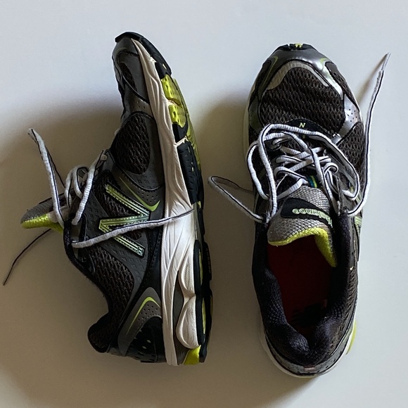 New Balance Men's Running Shoes 1080v2 Size 8 1/2 - Picture 2 of 5